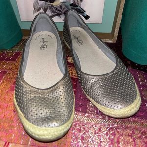 Clark’s Collection Bronze Espadrille Flats Sz 8